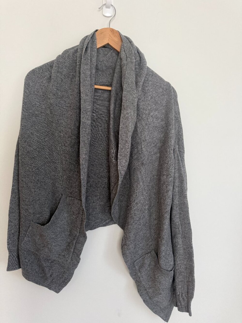 LULULEMON Cabin Yogi Wrap Open Cardigan Hooded Reversible Gray Pockets Size 10
